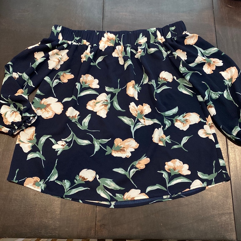 Entro off the shoulder top